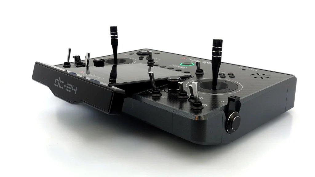Jeti Duplex DC-24G2 2.4GHz/900MHz NG Carbon Line GRAY w/REX 12 ASSIST and Aluminum case - Image 24